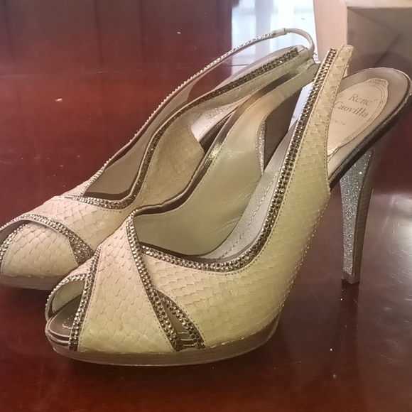 Rene caovilla size 6.5 tan color glitter bottom - Picture 2 of 3